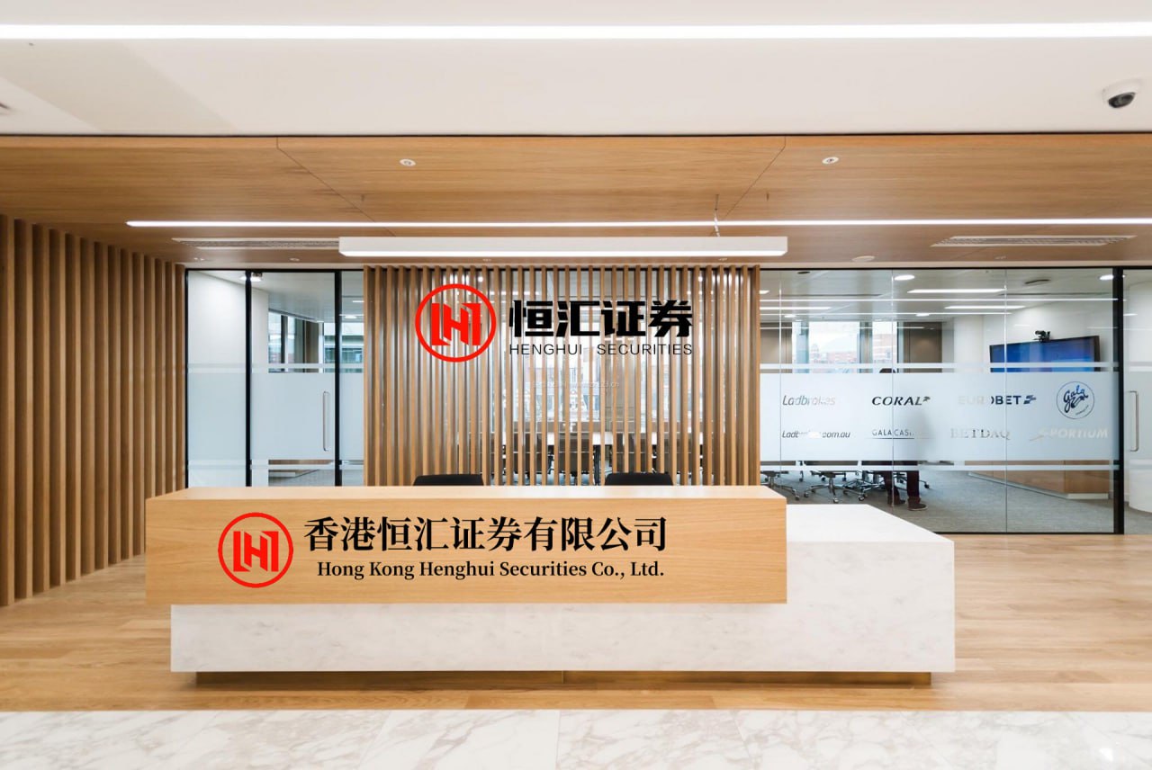 好多牛 老王持股：“涨停 地量 不破黄线”战法，通过三个条件筛选主升浪起爆点：1. 涨停打底：近期有涨停，证明有主力资金关注，股性活跃。2. 地量回调：涨停后回调至最低成交量，抛压耗尽，洗盘结束。3. ...